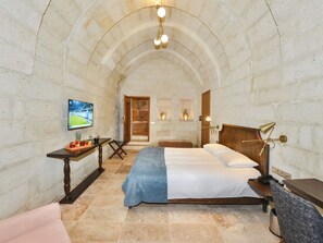 Duplex Room | Ropa de cama de alta calidad, minibar, caja fuerte y wifi gratis
