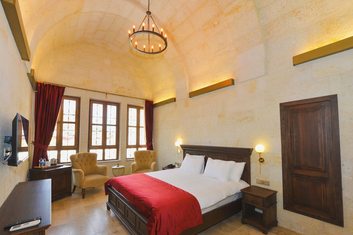 King Suite | 2 bedrooms, premium bedding, minibar, in-room safe