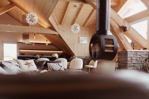 TV, fireplace, Netflix, DVD player - Chalet Kabane, NEW, at the foot of the slopes and garage (Douai)