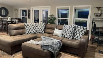 Smart TV, fireplace, video games, DVD player