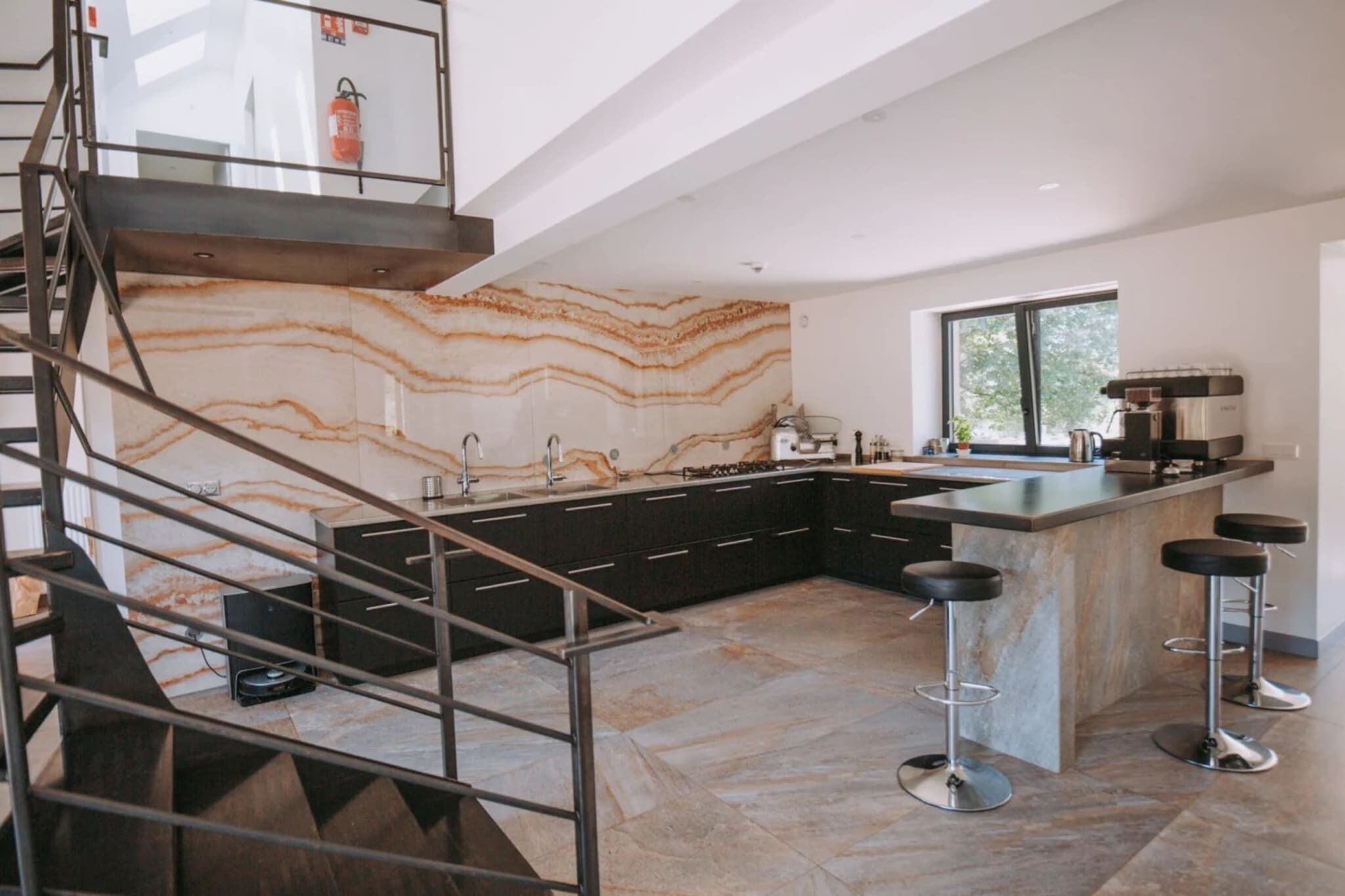 Réfrigérateur, micro-ondes, four, lave-vaisselle