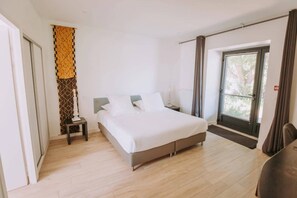 Unclassified image, 4 of 15, button - House for 14 people 5 bedrooms luxury facilities (Saint-Germain-des-Champs)