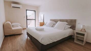 8 chambres, bureau, Wi-Fi gratuit, draps fournis