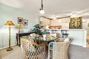 公寓式客房, 1 张大床和 1 张沙发床 (Sea Village #3-203) | 住宿内部