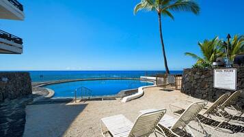 Condo, 1 King Bed with Sofa bed (Casa De Emdeko 105) | Property grounds