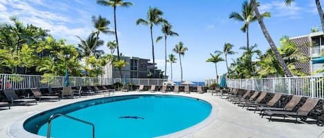 Condo, varias camas (Alii Villas#127 Remodeled, AC & Ocean) | Alberca