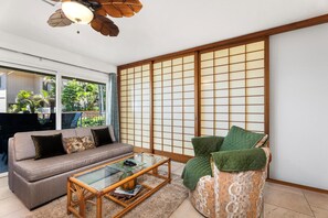 Appartement, Meerdere bedden (Alii Villas#127 Remodeled, AC & Ocean) | Woonruimte
