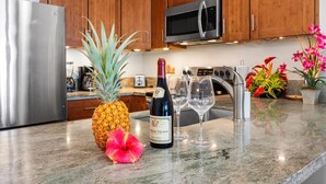 Apartment, Mehrere Betten (Alii Villas#127 Remodeled, AC & Ocean) | Eigene Küche | Küchenrolle