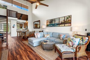 คอนโด, หลายเตียง (Keauhou Kona Surf & Racquet Club#2-30) | บริเวณนั่งเล่น