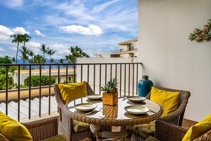شقة - عدة أسرّة (Royal Seacliff #406) | تناول الطعام بالخارج
