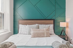 3 chambres, coffre-fort, fer et planche à repasser