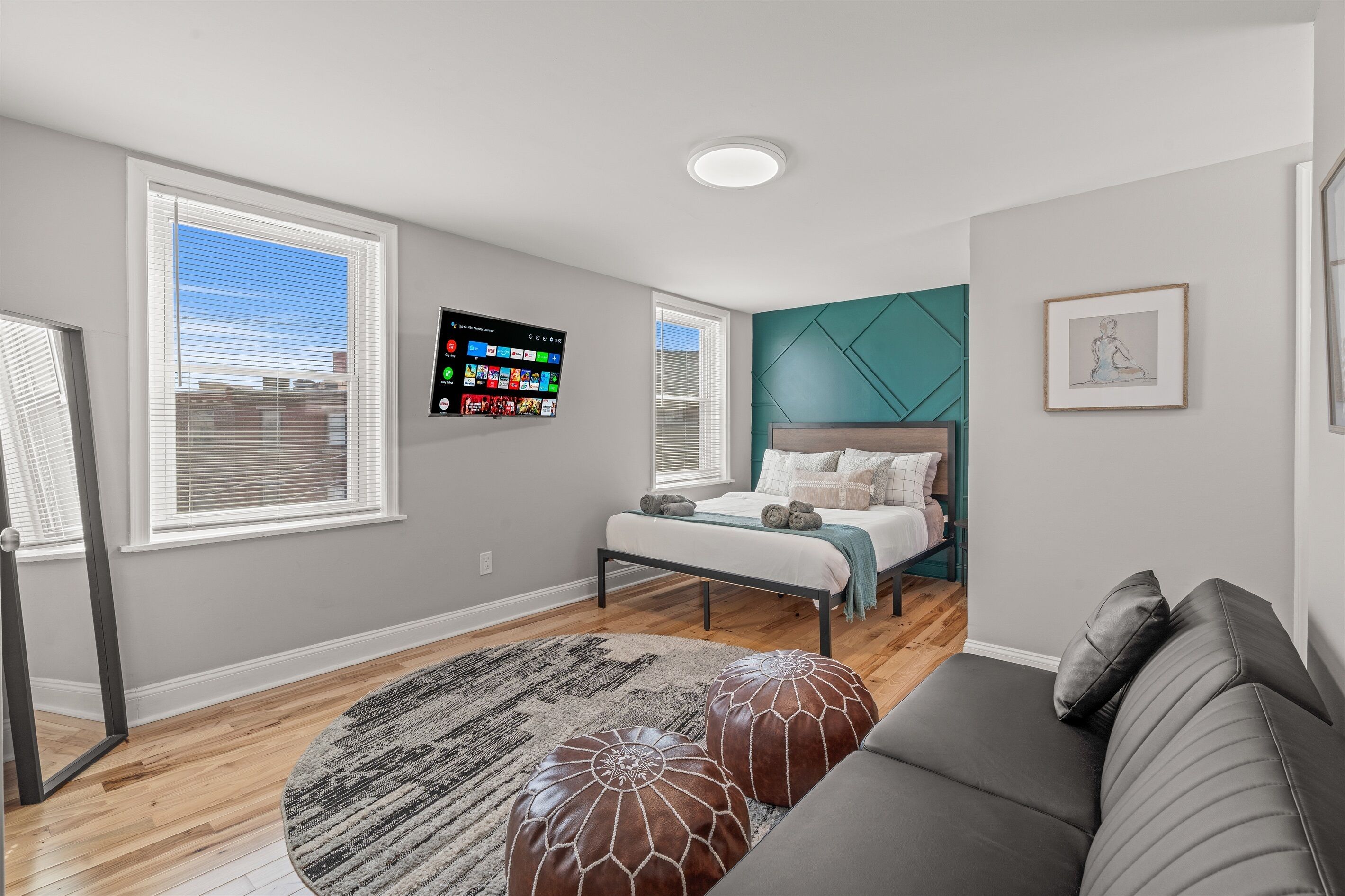 3 bedrooms, in-room safe, iron/ironing board, free WiFi