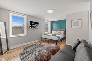 3 bedrooms, in-room safe, iron/ironing board, free WiFi