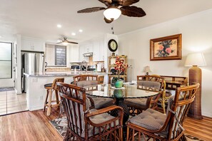 Condo, Multiple Beds (Keauhou Kona Surf & Racquet Club #8-1) | Dining