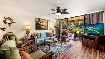 Apartment, Mehrere Betten (Keauhou Kona Surf & Racquet Club #8-1) | Wohnbereich