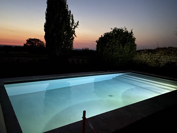 Piscina a l'aire lliure i piscina climatitzada