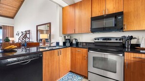 Appart'hôtel, plusieurs lits (Keauhou Kona Surf and Racquet Club 2 ) | Cuisine privée