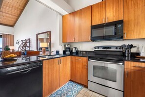 Condo, Multiple Beds (Keauhou Kona Surf and Racquet Club 2 ) | Private kitchen | Paper towels - Keauhou Kona Surf and Racquet Club 2 304 (Kailua-Kona)