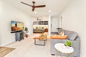 Appartamento, 1 letto king (Kona Mansions#302) | Area soggiorno