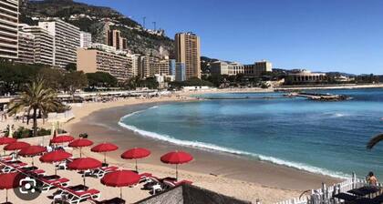 Apartment on the Monaco border a few minutes' walk from the beaches