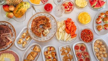 Sudah termasuk sarapan ala kontinental setiap hari