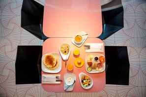 Daily buffet breakfast for a fee - Prize by Radisson, Vienna City (Vienna)