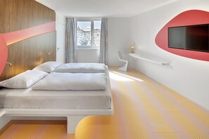 Comfort Room (Design) | Hypo-allergenic bedding, laptop workspace, iron/ironing board, free WiFi