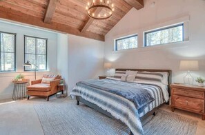 5 عدّة غرف نوم ومكواة/لوح كي وواي فاي وملاءات أسرّة