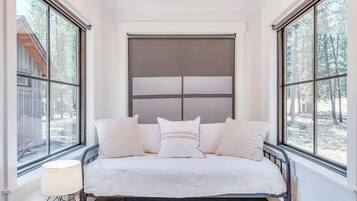 5 quartos, ferros/tábuas de passar roupa, Wi-Fi, roupa de cama