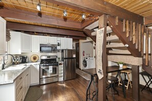 Frigorífic, microones, forn i placa de cuina