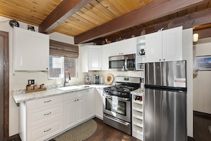 Frigorífic, microones, forn i placa de cuina