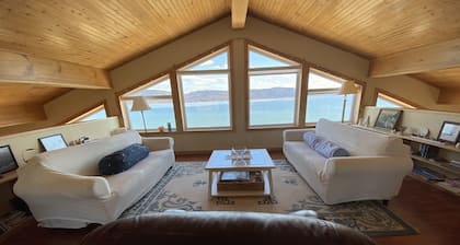 Cabot trail, walk to beach, luxurious living space, gorgeous Atlantic Ocean view
