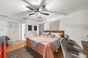 3 chambres, bureau, fer et planche à repasser, Wi-Fi gratuit