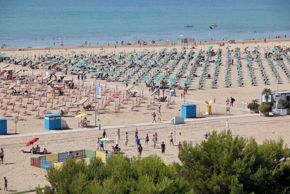 Platja a a prop