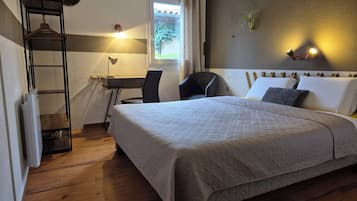 Decoración personalizada, muebles diferentes y escritorio