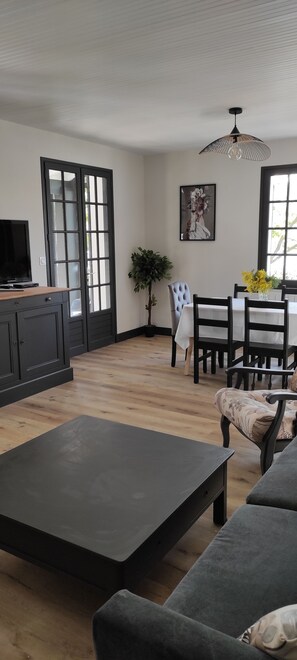 Smart TV, stereo - House for 5 people, all comforts, walking distance to the beach! (La Tremblade)