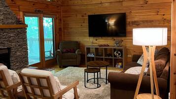 Smart TV y chimenea