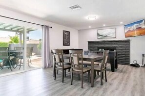 Interior - FREE Heated Pool/Games/Well Stocked (Tempe)