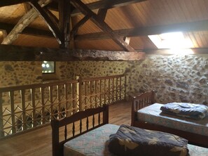 2 多间卧室、熨斗/熨衣板、WiFi