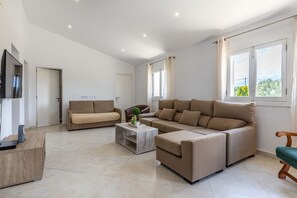 TV connectée, table de tennis de table