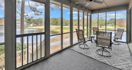 Spacious 4 bed/ 4 bath Villa on Golf Course