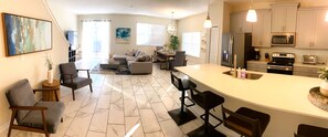 Interior - New! Cheerful 5bd Pool/Themed Rooms/ Waterslide (Kissimmee)