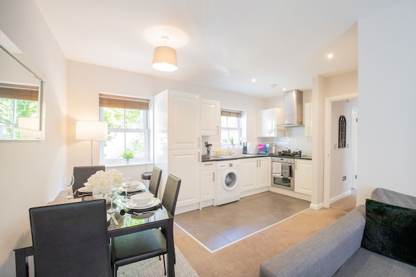 Apartment, Private Bathroom, City View | Shared kitchen