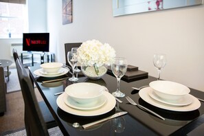 Apartment, Private Bathroom, City View | Restaurant - Velvet 2-bedroom Apartment, Brewery Road, Hoddesdon (Hoddesdon)