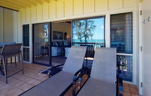 Terrace/patio - Luxe Beachfront Tropical Paradise (Kapaʻa)