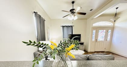 Villa 5, spacious townhouse in Tickfaw, LA