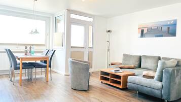 Fernseher, Stereoanlage