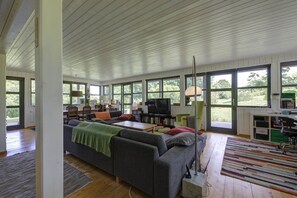 TV, computer monitors, printers - MAISON STARCK IN GASCONY (JEGUN)