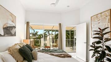 2 bedrooms, desk, iron/ironing board, travel cot