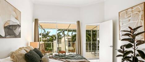 2 soveværelser, skrivebord, strygejern/strygebræt, weekendseng